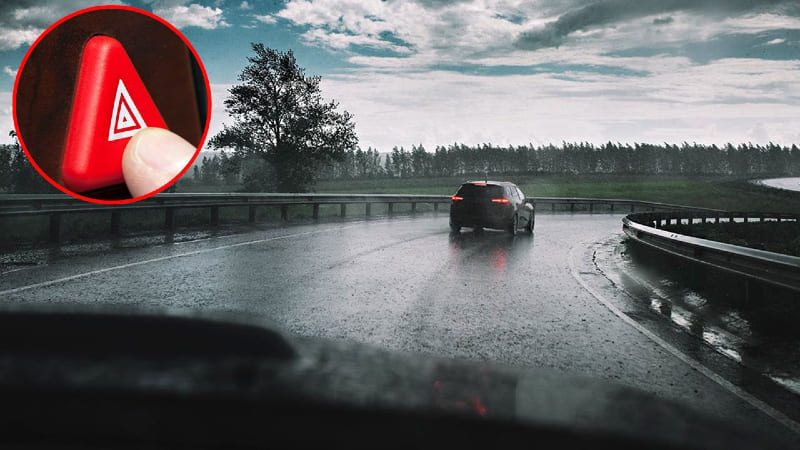 Người lái nên sử dụng đèn hazard ô tô trong các trường hợp cần thiết