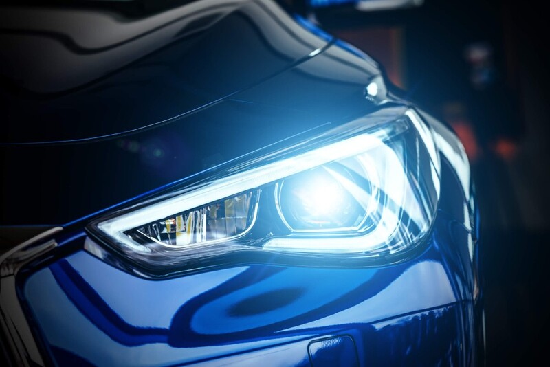 Đèn pha ô tô Xenon với hiệu suất chiếu sáng mạnh và cấu tạo phức tạp