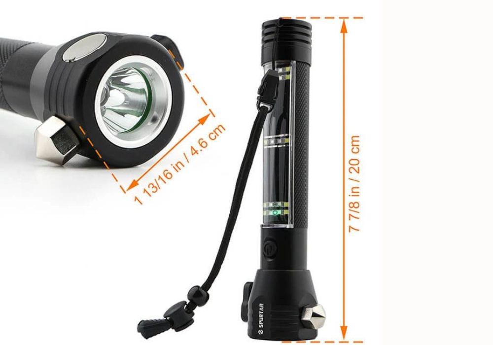 đèn pin trong bộ kit cứu hộ ô tô dùng để soi sáng hoặc báo hiệu trong tình trạng khẩn cấp