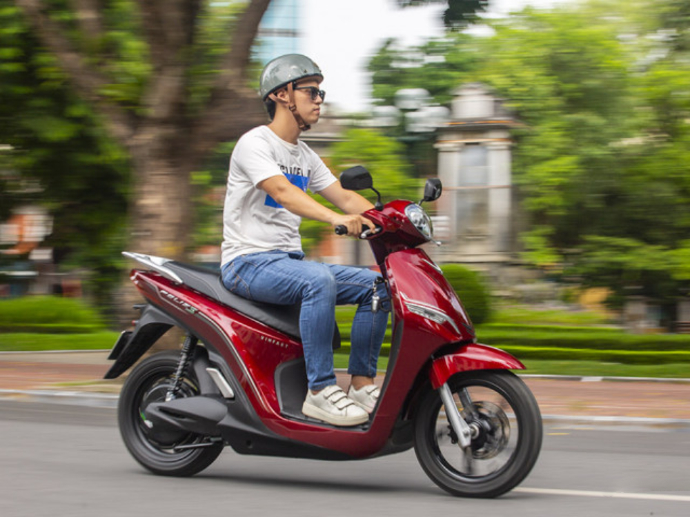 Đi xe máy điện về quê ăn Tết có an toàn không?