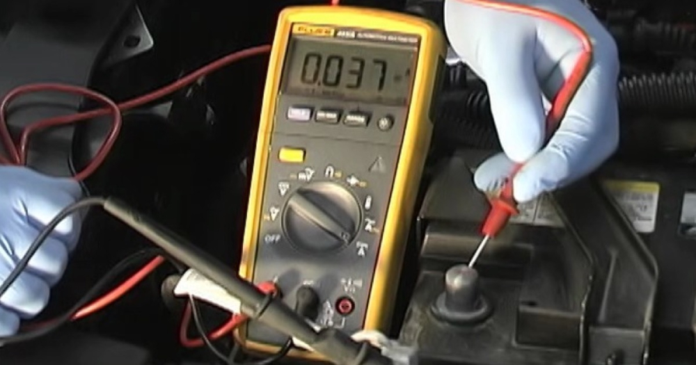 dòng điện parasitic current trên ô tô là gì