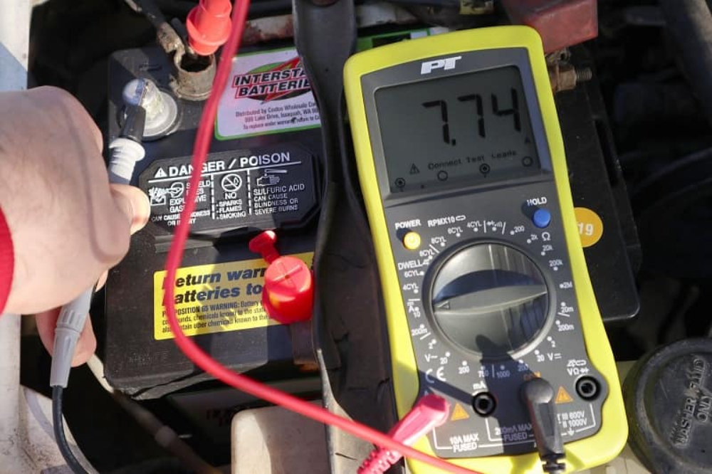tác dụng dòng điện Parasitic Current trên ô tô