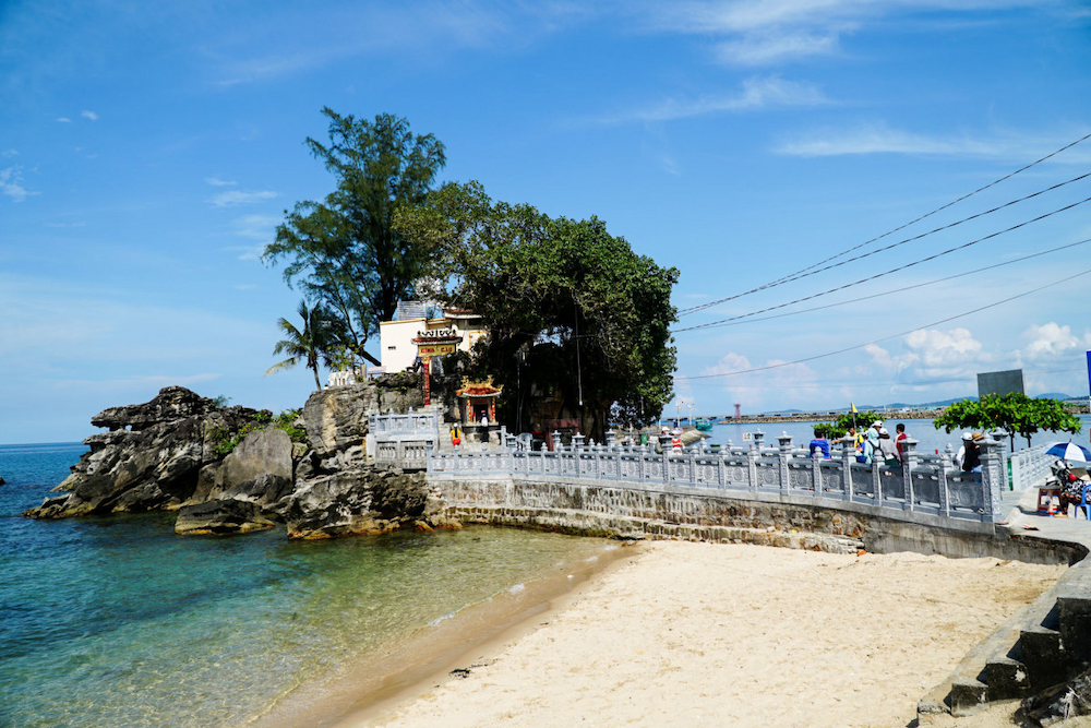 Dinh cậu là một trong những địa điểm du lịch Phú Quốc