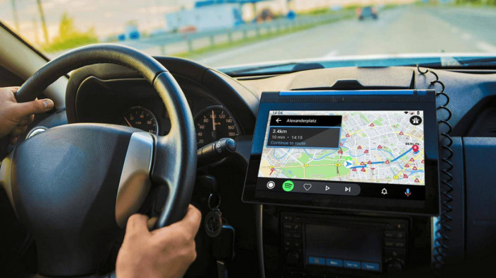 Hệ thống GPS trên xe ô tô điện