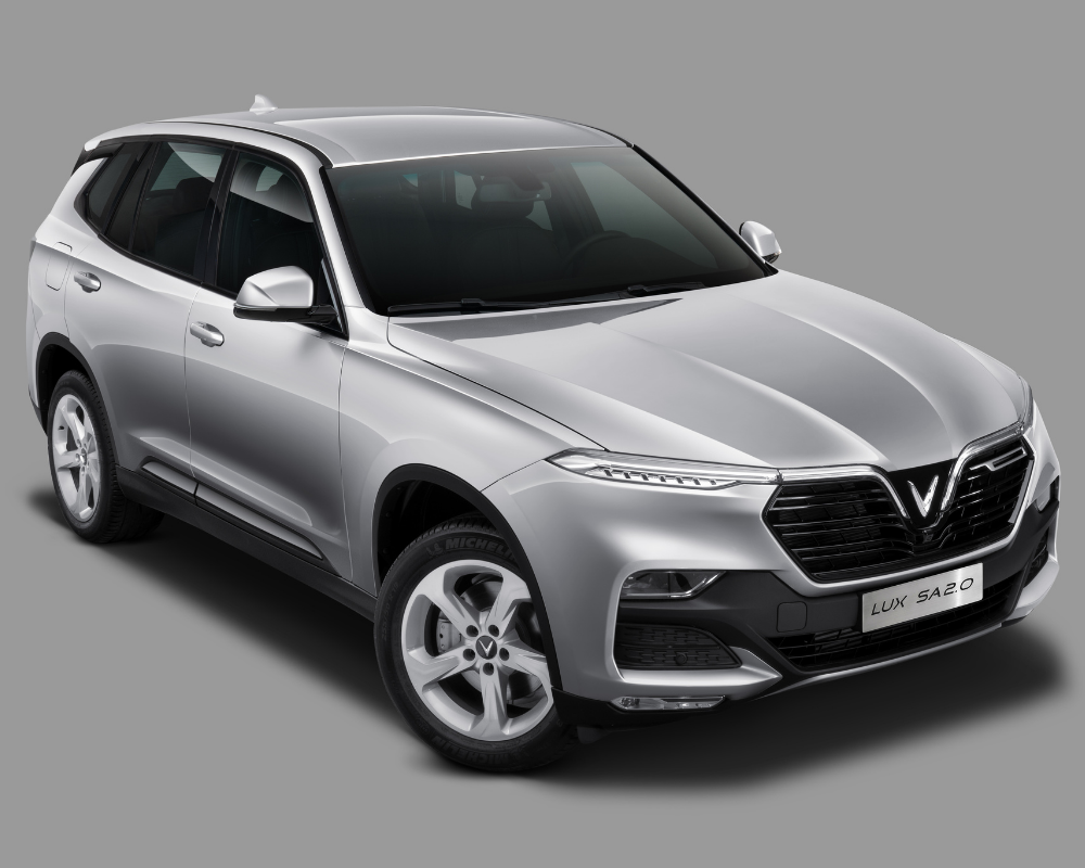 trải nghiệm khoang động cơ xe VinFast Lux A2.0