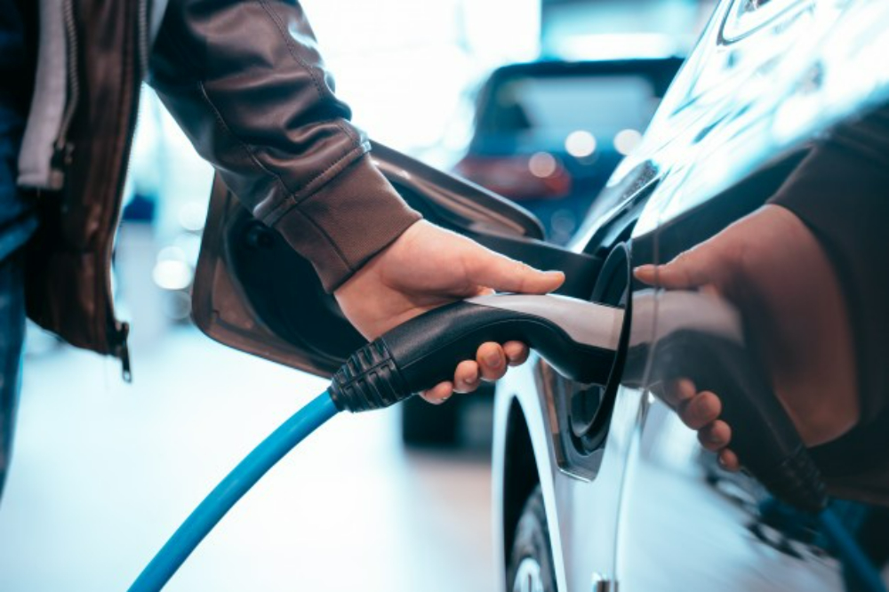 Kinh nghiệm mua xe ô tô điện cũ là phải kiểm tra khả năng sạc pin