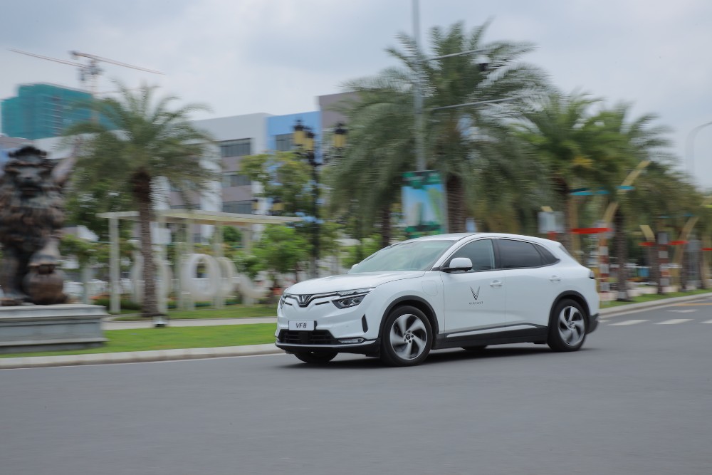lái thử xe điện VinFast VF 8