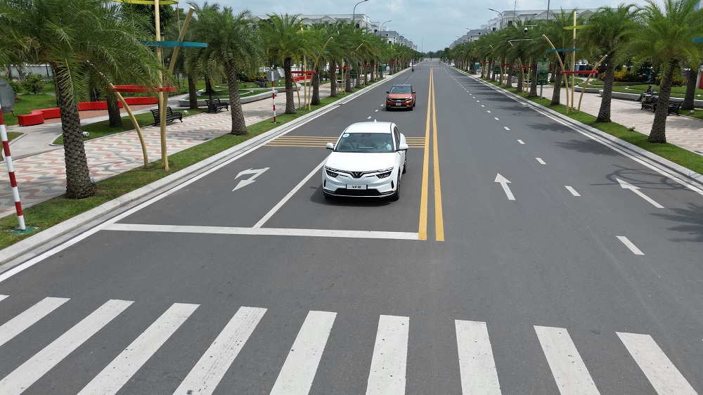 Đăng ký lái thử xe điện VinFast tại Showroom