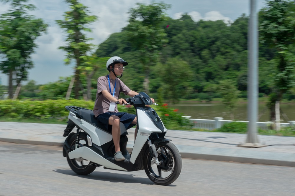 lái thử xe máy điện vinfast theon s tăng tốc nhanh