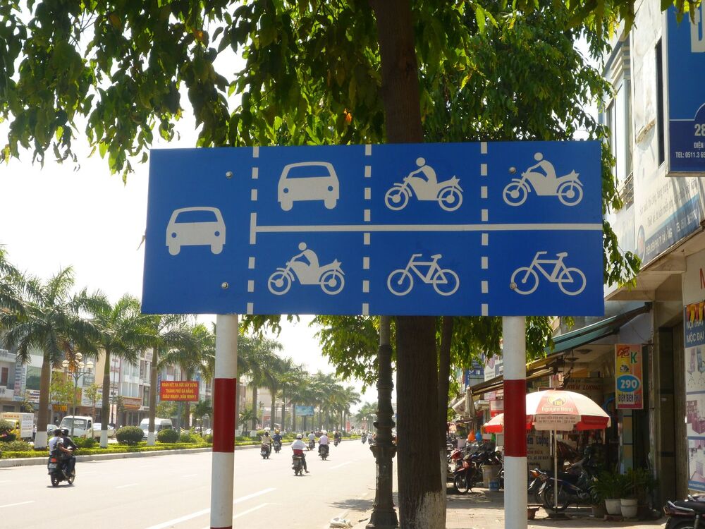 Lỗi lấn làn xe máy phạt bao nhiêu tiền theo quy định