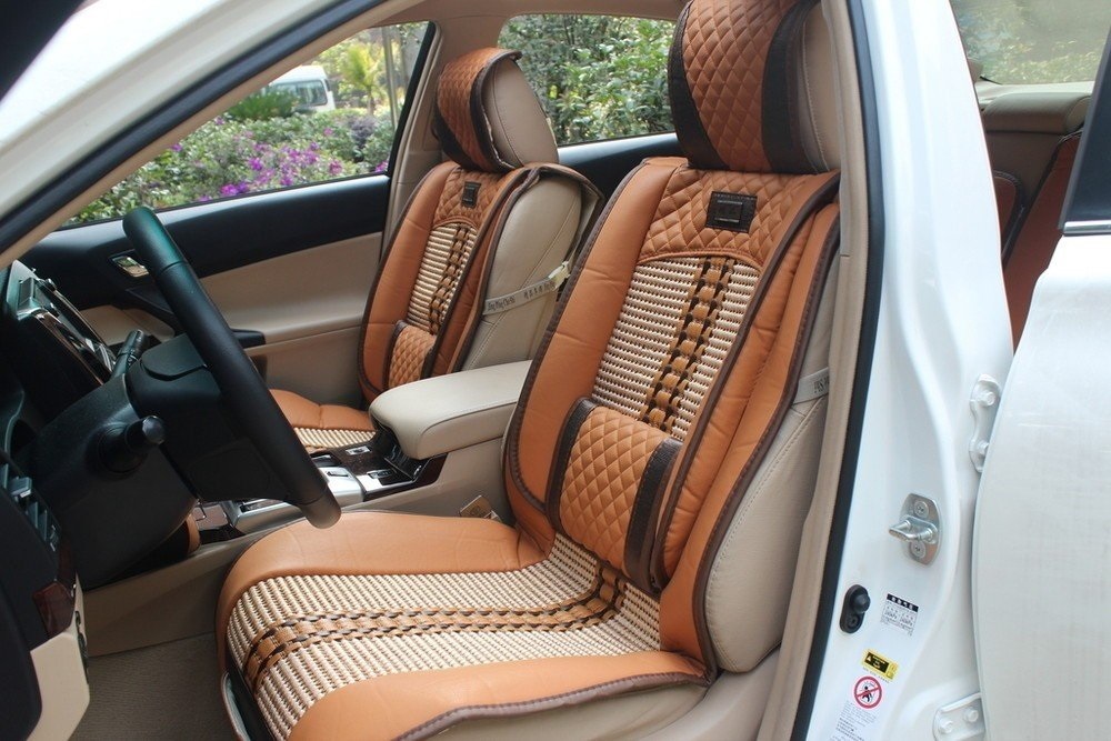 Các miếng lót ghế xe ô tô ngoài hỗ trợ ngồi thoải mái còn được xem là trang trí nội thất cho xe