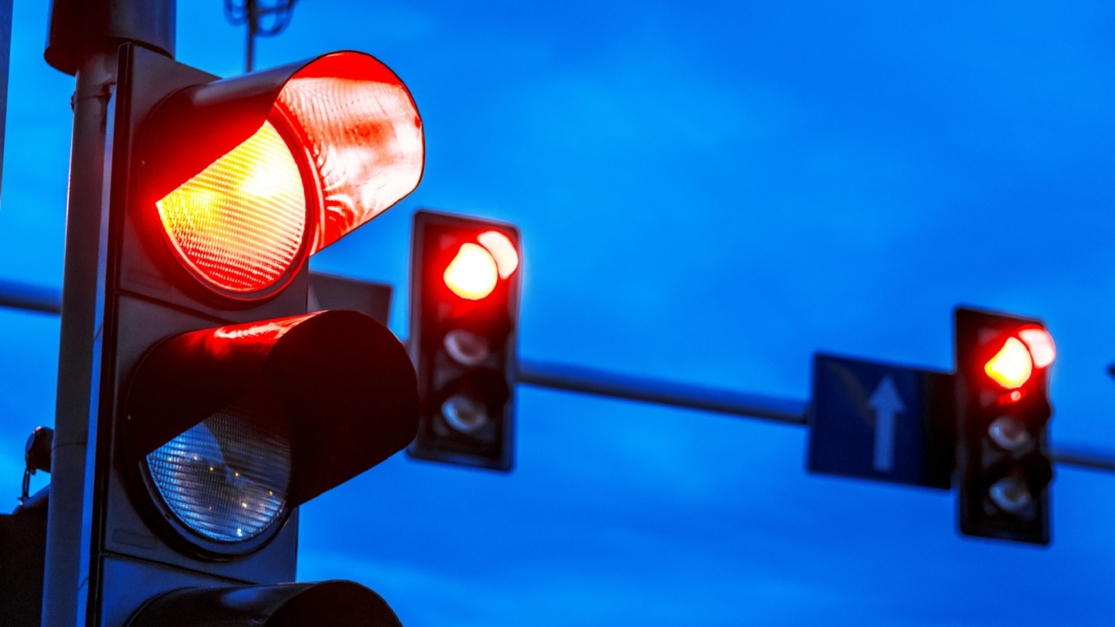 Mức phạt ô tô vượt đèn đỏ theo quy định mới 2021
