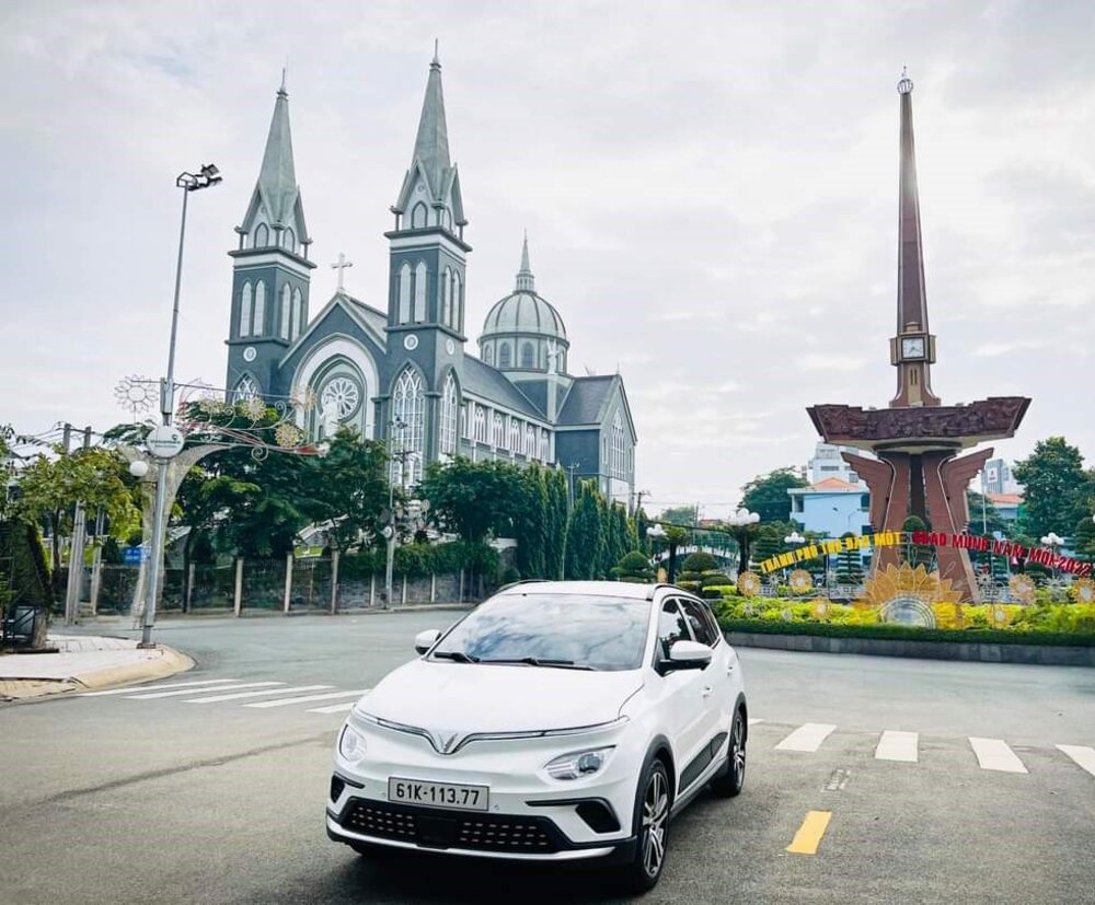 Người mệnh Kim nên mua xe ô tô màu gì - Ô tô màu trắng là một trong những lựa chọn tốt nhất cho người mệnh Kim