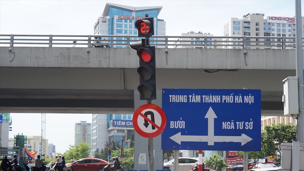 ngã tư đèn đỏ có được rẽ phải không