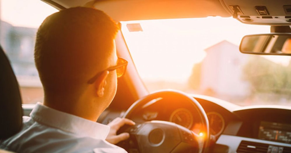 các nguy hiểm khi không bảo vệ làn da khi ngồi xe ô tô dưới trời nắng