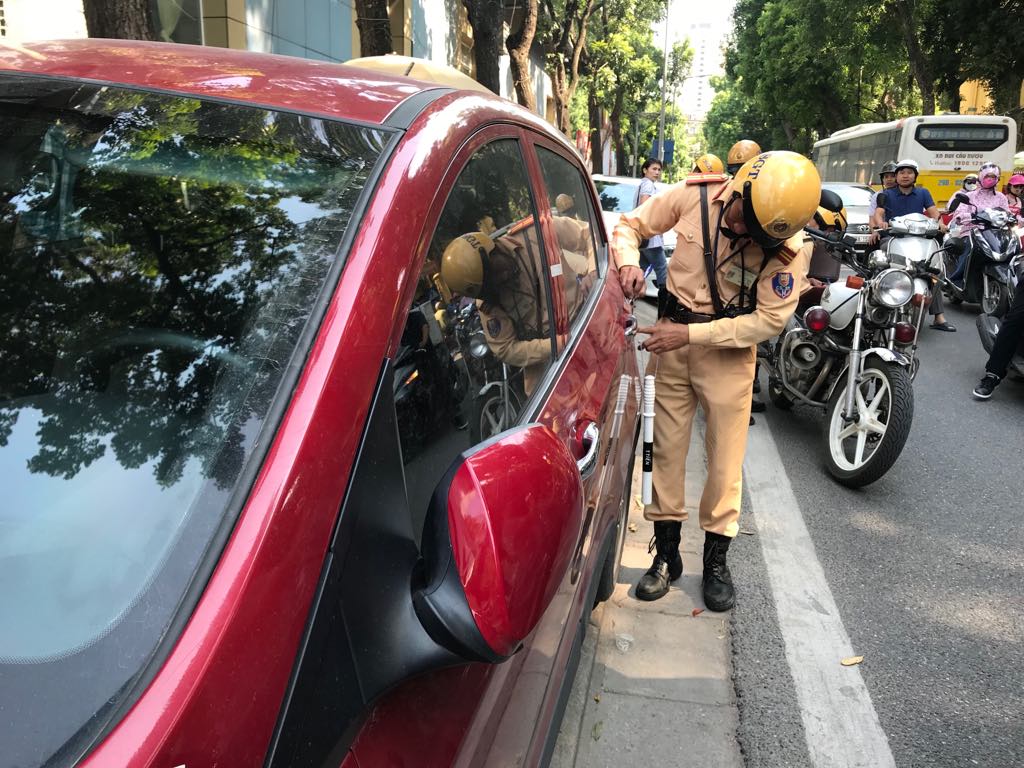Lưu ý khi dừng đổ xe ô tô để tránh bị phạt
