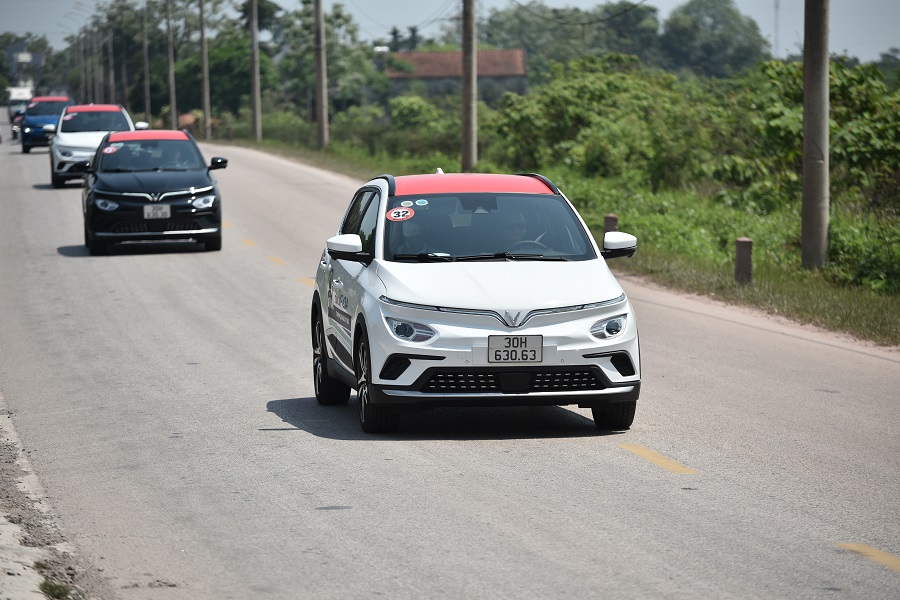 Xe ô tô điện VinFast chạy được nhiêu km - VF e34 có khả năng di chuyển quãng đường khoảng 285km sau khi sạc đầy