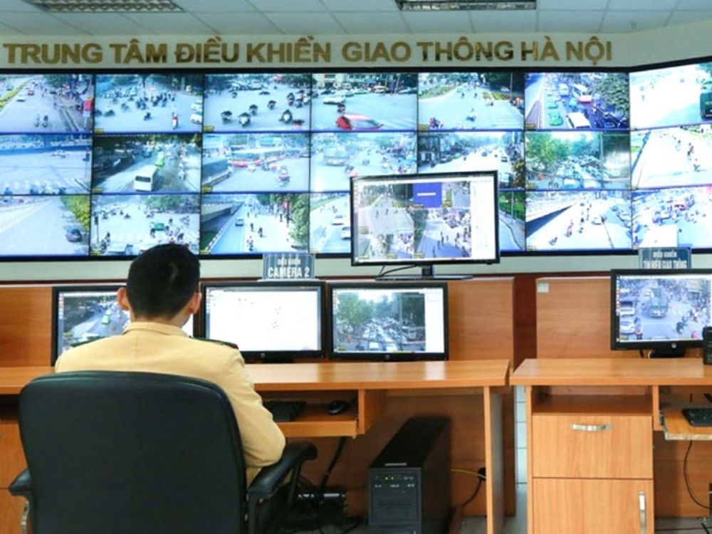 Quy định phạt nguội ô tô mới - Hình ảnh trung tâm quan sát và điều khiển giao thông Hà Nội