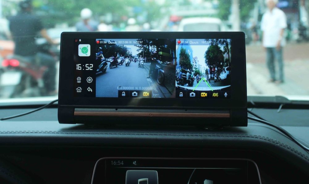 camera hành trình là một trong những phụ kiện cần thiết cho xe ô tô