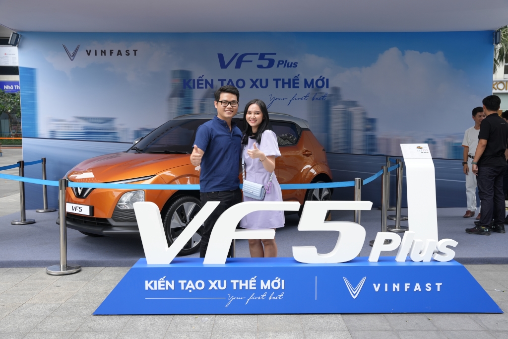khách hàng chọn VF 5 Plus là chiếc xe tương lai cho gia đình