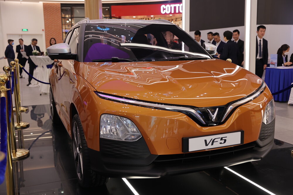 VinFast VF 5 Plus đi bao nhiêu km cần sạc