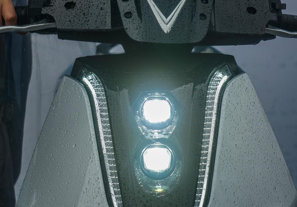 theon s sở hữu hệ thống chiếu sáng Full LED