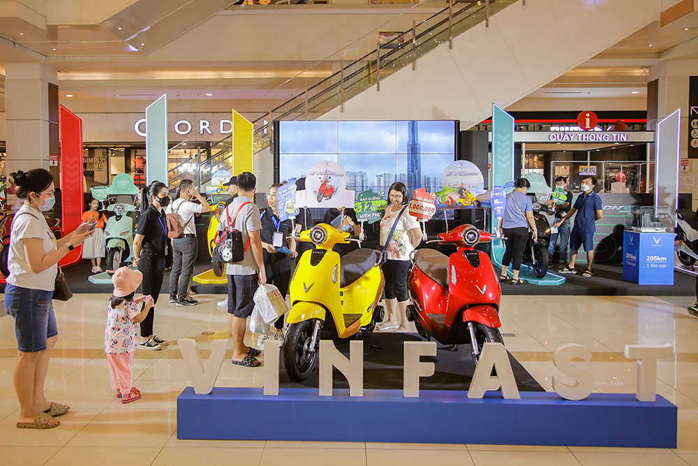 tham gia lái thử xe điện vinfast tại Aeon Mall Bình Dương