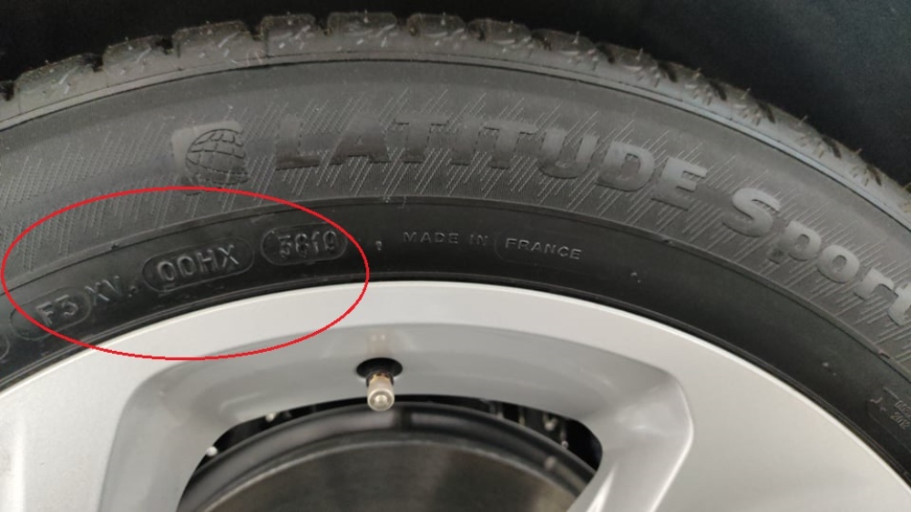 Cách đọc thông số lốp xe ô tô - số liệu thể hiện nhà máy sản xuất lốp