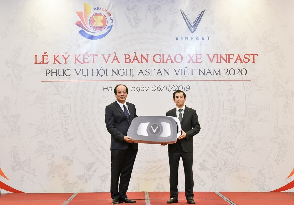 thu nghiem o to vinfast 8