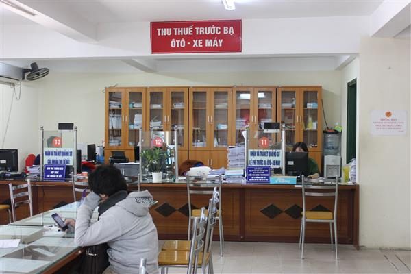 Trụ sở công an giao thông hỗ trợ làm thủ tục đăng ký xe máy điện