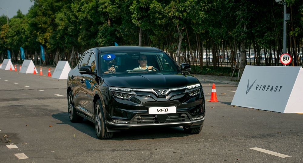 vận hành VinFast VF 8 tiết kiệm đúng cách