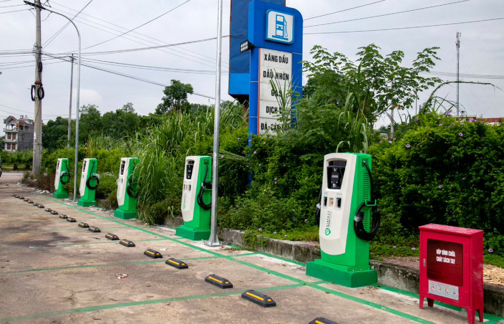 Trạm sạc VinFast tại cửa hàng xăng dầu PVOIL số 10
