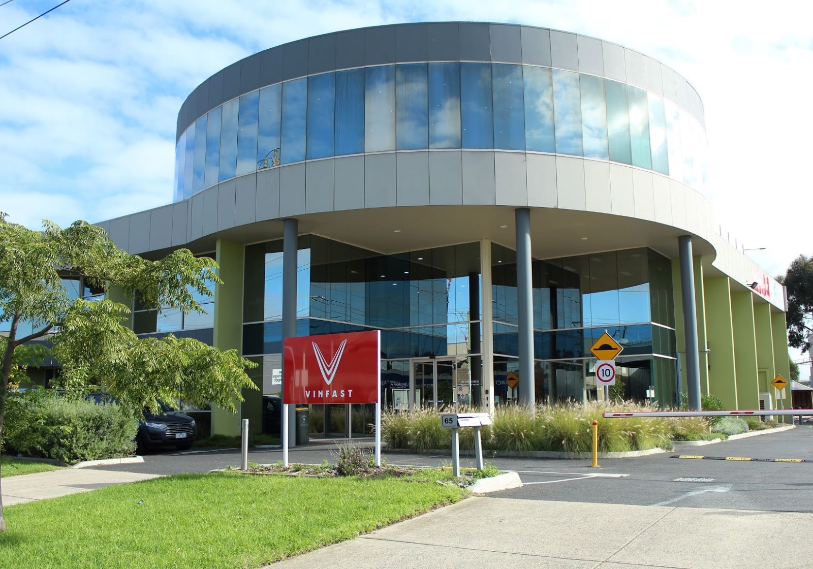 van phong vinfast australia