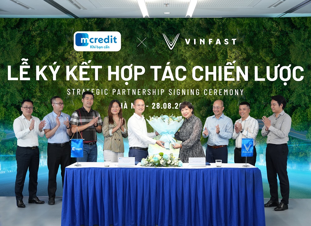 VINFAST HỢP TÁC CHIẾN LƯỢC VỚI MCREDIT