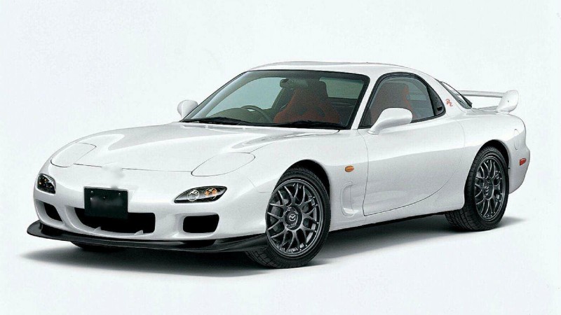 Mẫu xe coupe Mazda RX7 sử dụng động cơ Wankel có hiệu suất cao