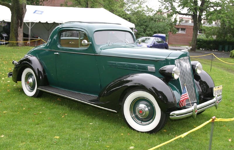 Packard One-Twenty 1936 là mẫu xe coupe dành cho doanh nhân