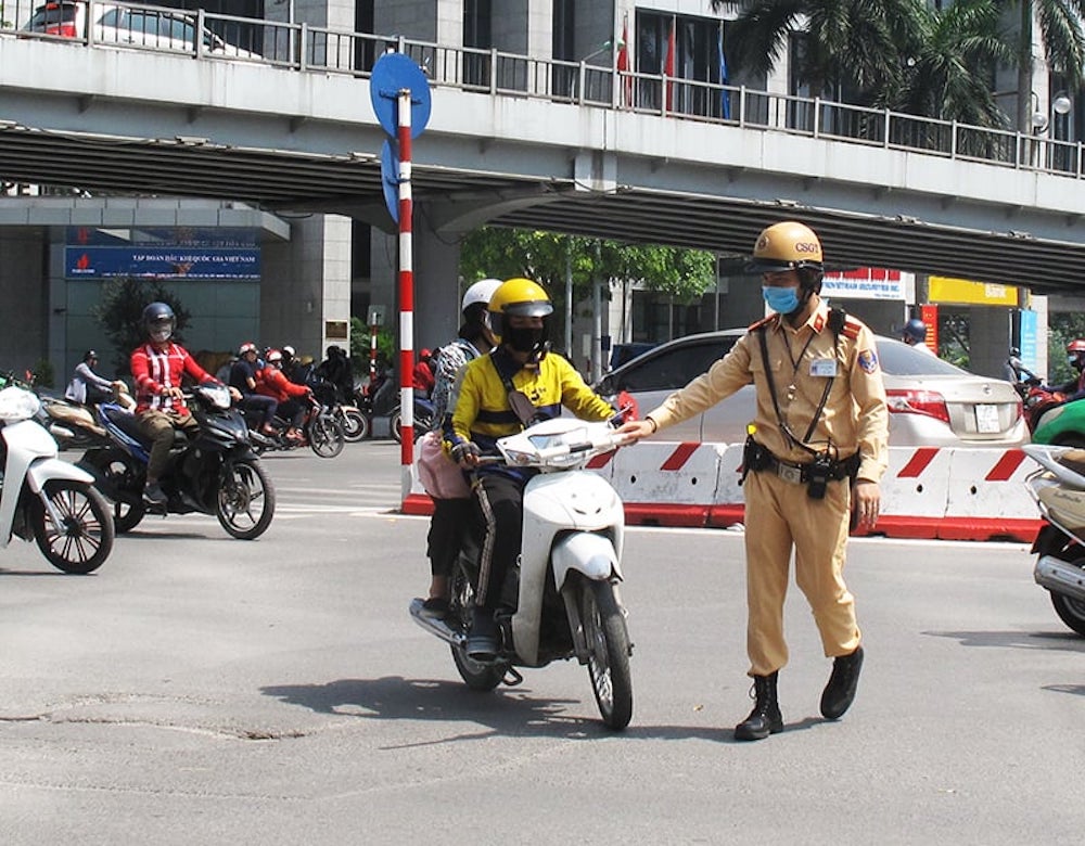 xe đạp điện vượt đèn đỏ phạt bao nhiêu