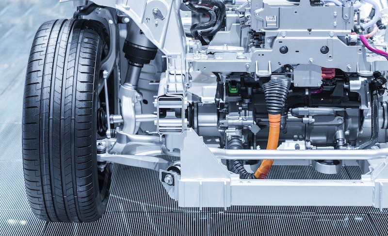so sánh xe điện tăng tốc nhanh hơn xe động cơ đốt trong