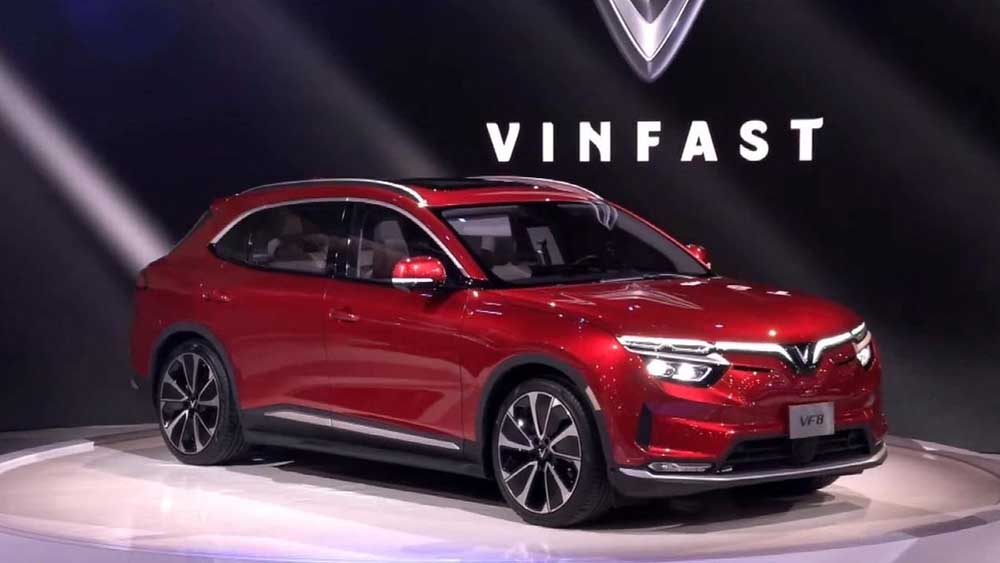 mẫu xe ô tô điện dành cho nữ doanh nhân VF8 có công suất tối đa 260kW hoặc 300kW