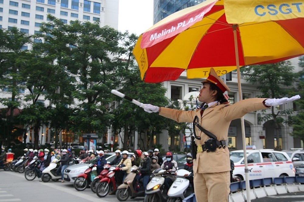 xe máy có được rẽ phải khi đèn đỏ