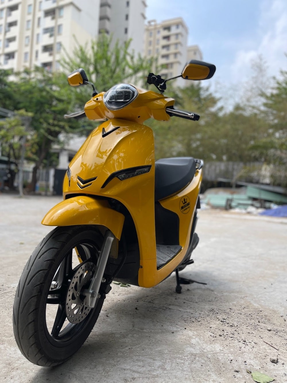 xe máy dán đổi màu có bị phạt không