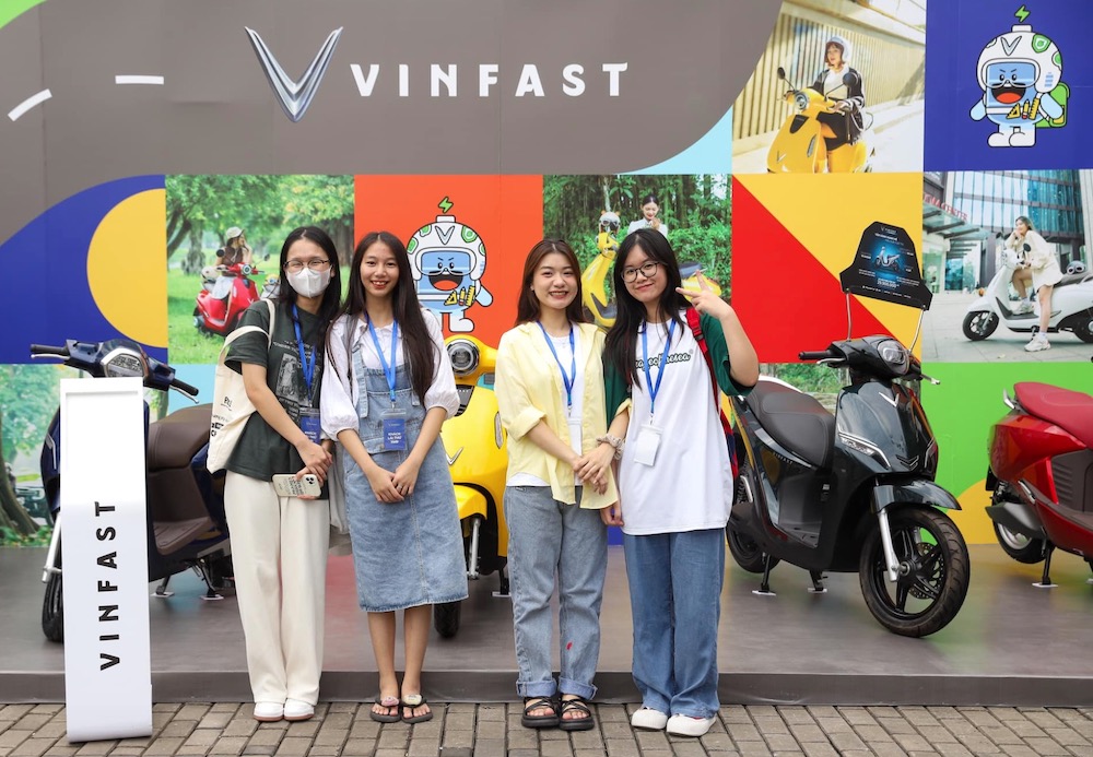 xe máy điện vinfast cùng bạn sống xanh