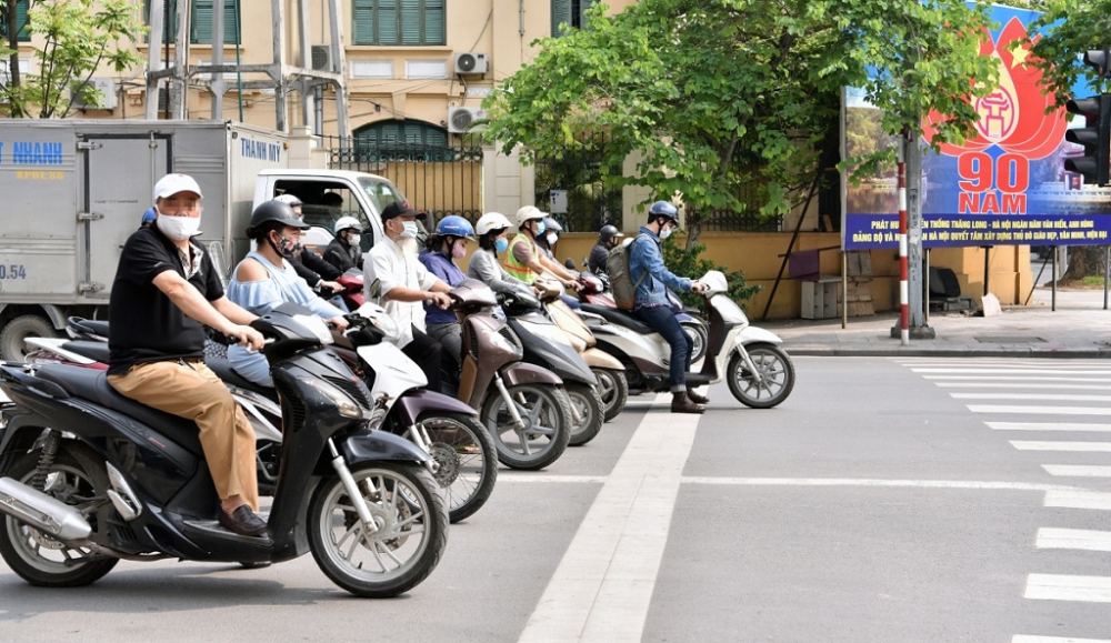 xe máy không chấp hành tín hiệu đèn giao thông