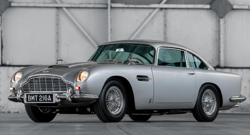 Aston Martin DB5 là phiên bản xe ô tô cổ nổi tiếng