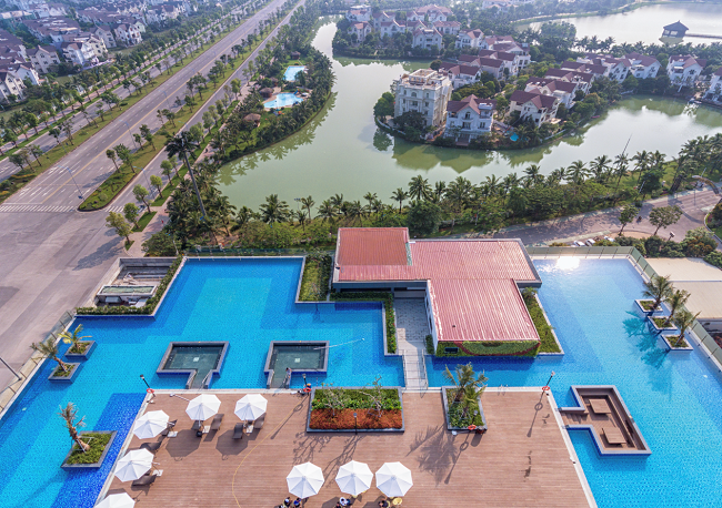 bể bơi trên cao vinhomes riverside 4