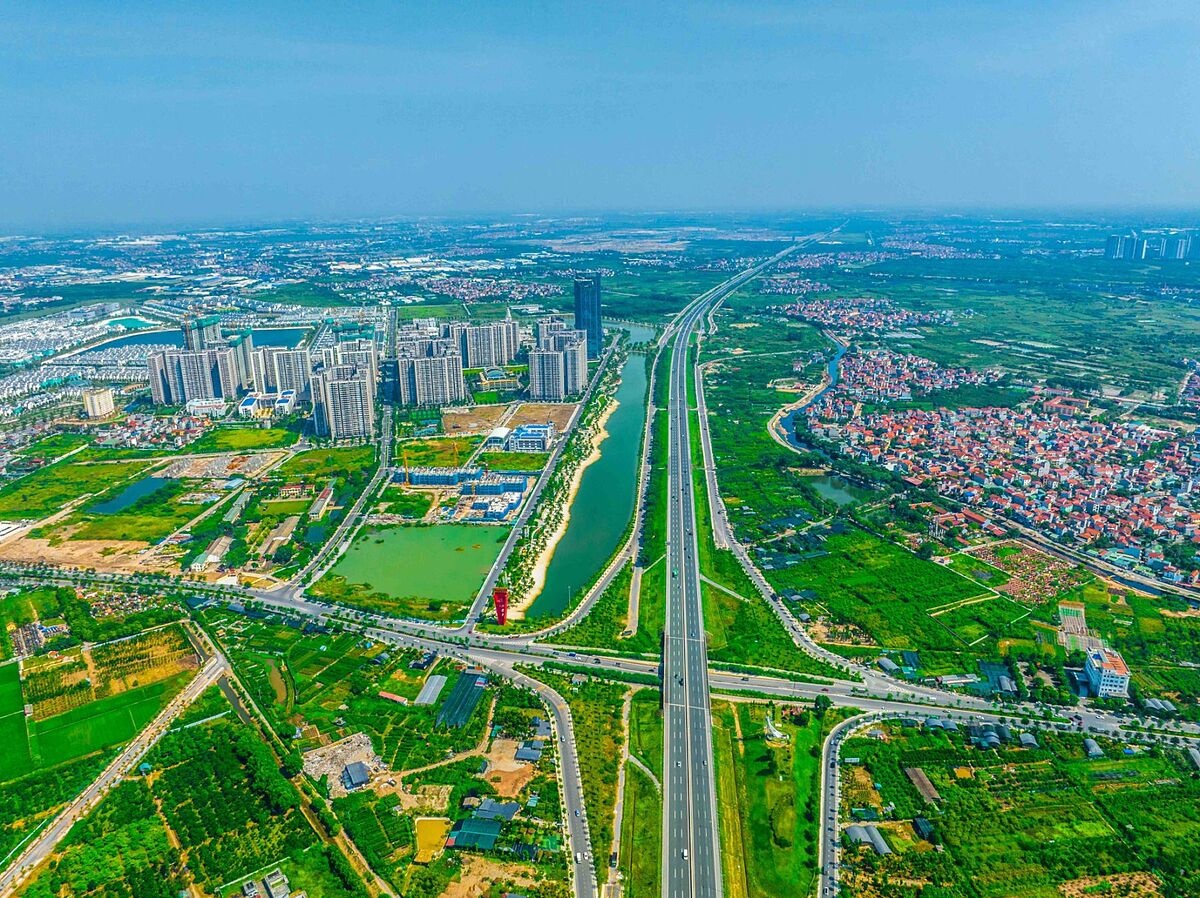 Khu Đông Thủ đô lột xác ngoạn mục và đang dần trở thành trung tâm sầm uất mới của Thủ đô nhờ những công trình giao thông nghìn tỷ.