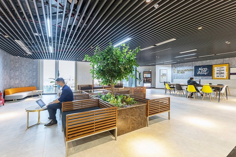 Không gian làm việc khoẻ mạnh tại TechnoPark Tower.