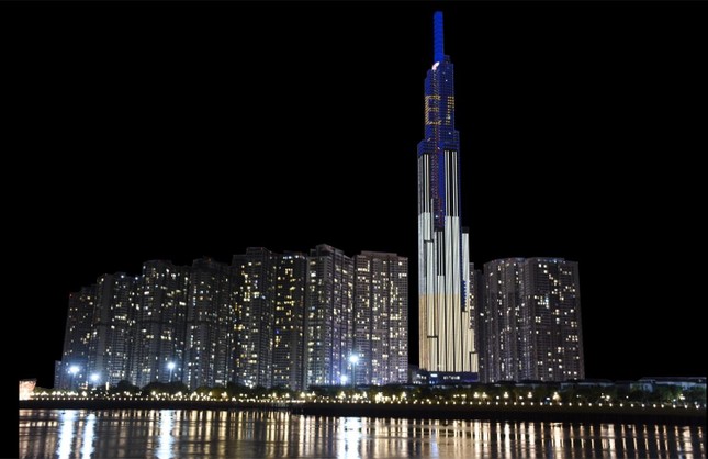 Biểu tượng đại đô thị biển quy mô gần 1.000 ha xuất hiện trên LED Building tại tòa nhà cao nhất Việt Nam Landmark 81