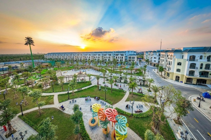 Cư dân tham dự sự kiện đều choáng ngợp trước tiến độ thần tốc của dự án Vinhomes Ocean Park 2 - The Empire nói chung và phân khu Chà Là nói riêng.