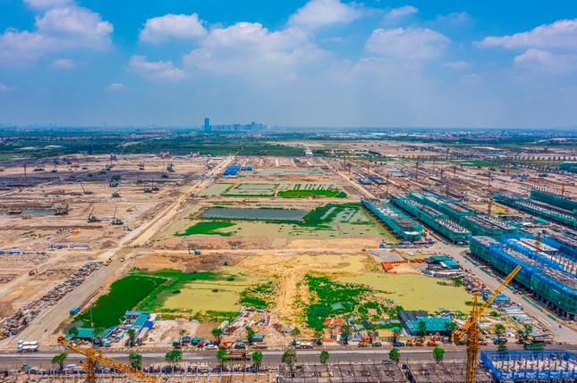 Hệ thống các tiện ích đẳng cấp khác trong lòng đại đô thị biển Vinhomes Ocean Park 2 – The Empire cũng đang gấp rút được xây dựng để sớm đi vào vận hành